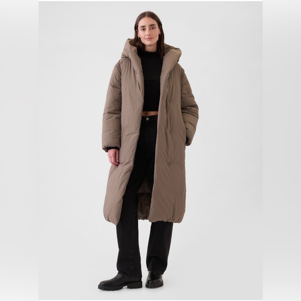 NWT!! GAP Big Puff Coat in Size Small